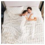 Cozy Bliss Faux Fur Throw Blanket for Bed King Size, Fuzzy Soft Plush Thick Bubble Blanket for Sofa Bedroom Living Room, 108 * 90 Inches Cream White