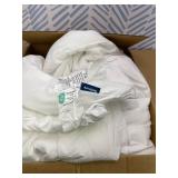 Bedsure Comforter Duvet Insert - Quilted Comforters Queen Size, All Season Duvet, GentleSoft Down Alternative Bedding, with 8 Tabs, Gifts for Women/Men, White, Queen 88 x 88 Inches