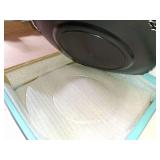 MAONAME Antique White Charger Plates, Round Antique Plate Chargers for Dinner Plate, 13" Plastic Charger for Plates, Wedding Table Setting, Set of 6