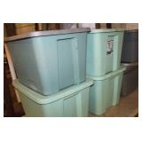 6 Various Sized Rubbermaids