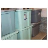 6 Various Sized Rubbermaids