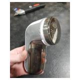 BEAUTURAL Fabric Shaver and Lint Remover, Sweater Defuzzer with 2-Speeds, 2 Replaceable Stainless Steel Blades, Battery Operated, Remove Clothes Fuzz, Lint Balls, Pills, Bobbles Gray