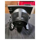 Vornado573T 7 in. 3-Speed Desk Fan in Black with Adjustable Tilt - Retail: $39