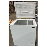 Magic Chef 5.0 cu. ft. Chest Freezer in White, see pictures  - Retail: $219