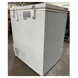 Magic Chef 5.0 cu. ft. Chest Freezer in White, see pictures  - Retail: $219
