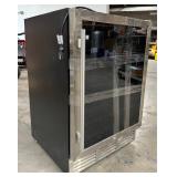 SIMZLIFE23.5 in. Single Zone 180-Cans Freestanding/Built-in Beverage Refrigerator Cooler Fridge in Black, and Reversible Door - Retail: $770