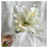 WYcYcW Floral Bouquet 10 Artificial Calla Lilies with 8 Artificial Tulip Flowers, Bridesmaid Bouquet with Wedding Ceremony Festivals Anniversary Bridal Rehearsal Party Bar Table Decor (White)