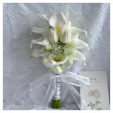 WYcYcW Floral Bouquet 10 Artificial Calla Lilies with 8 Artificial Tulip Flowers, Bridesmaid Bouquet with Wedding Ceremony Festivals Anniversary Bridal Rehearsal Party Bar Table Decor (White)