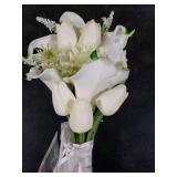 WYcYcW Floral Bouquet 10 Artificial Calla Lilies with 8 Artificial Tulip Flowers, Bridesmaid Bouquet with Wedding Ceremony Festivals Anniversary Bridal Rehearsal Party Bar Table Decor (White)