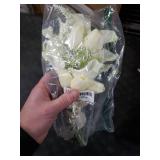 WYcYcW Floral Bouquet 10 Artificial Calla Lilies with 8 Artificial Tulip Flowers, Bridesmaid Bouquet with Wedding Ceremony Festivals Anniversary Bridal Rehearsal Party Bar Table Decor (White)