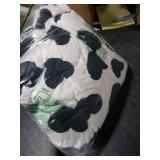 FY FIBER HOUSE Heart Flannel King Blanket Soft Cozy Blankets for Lover Gifts All Season Use, 90x108 Inches, Black White