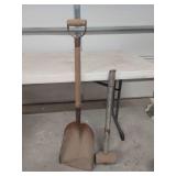 Wood Handle Garden Shovel and Sledgehammer