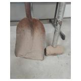 Wood Handle Garden Shovel and Sledgehammer