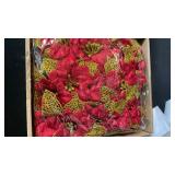 Geefuun 28PCS Christmas Tree Decorations: Poinsettias Artificial Flowers Ornaments Xmas Red Glitter Flower with Clips,3 Sizes Not Included Stems