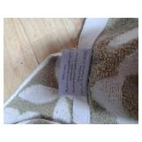 Caro Home Floral Pattern Bath Towel