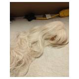 Topcosplay Womens Wig Platinum Blonde Beehive Wigs Bouffant Wig Long Wavy Halloween 60s 70s Costume Party Wig