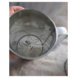 Androck Flour Sifter with Bird Pattern -  2ct
