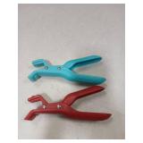 Hot Plate Gripper,Multi-purpose Anti-Scald Bowl Holder Clip, Hot Plates Gripper Lifters Tongs,Multi-function Hot Bowl Dish Plate Grippers Clips for Kitchen;Christmas Gifts for Women and Men(Green+Red)