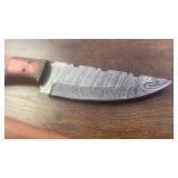 Handcrafted Damascus Steel Full Tang Blade Knife with Leather Sheath approx 8.5 inches Hunting Fishing Skinner