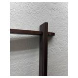 Wall-Mounted Wooden Plate/Quilt Rack