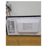 BLACK+DECKER 0.7 cu ft Microwave Black - Retail: $64