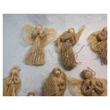Lot of 8 straw Christmas ornaments  - Retail: $24