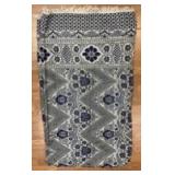 Fringed Navy and White Geometric Floral Pattern Throw Blanket w/ 2 Pillow Covers
