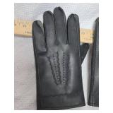 Black warm Gloves with Decorative Stitching