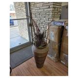 Very large decorative vase with decor