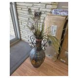 Very large decorative vase with decor