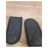 Evoio Cast Iron Skillet Handle Covers, Pan Pot Handle Covers Heat Resistant, Hot Handle Covers, Pan Pot Cast Iron Skillet Handle Holder Sleeves Mitt for Kitchen, BBQ and Baking Cookware (2-Pack Black)