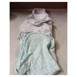 SwaddleMe by Ingenuity Easy Change Baby Swaddle in Size Small/Medium, 0-3 Months, 7-14 Pounds, 3-Pack with Easy Change Zipper - Little Bees - Retail: $19