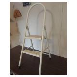 2-Step Metal Folding Ladder