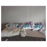 Floral Bedding Set with Quilted Pillows