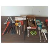 Kitchen Utensil Set with Black+Decker Electric Knife