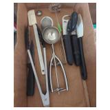 Kitchen Utensil Set with Black+Decker Electric Knife