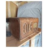 Silvertone Wooden Table Radio