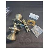 Kwikset 92001-512 Tylo Hall & Closet Knob in Antique Brass - Retail: $11