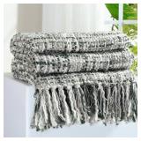 GINAMUSE Multi-Color Grey Cable Knitted Throw Blanket for Couch,60\X80\in Boho Style Textured Blankets for Home Decor,Super Soft Warm Cozy Chunky Knit Blanket with Decorative Tassels for Bed and Sofai