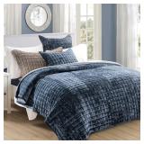 RECYCO Luxury Velvet Quilt Set King Size Bedding Sets, Ultra Soft Velvet Comforter Set, Lightweight Channel Box Stitch Oversized Bedspread Coverlet for All Season, with 2 Shams, Stormy Blue