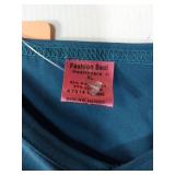 APPEARS NEW - Fashion Seal Healthcare Scrub Jacket (Size XL)