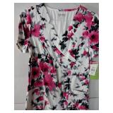 APPEARS NEW - Landau, Peaches, & Med Couture Floral Medical Scrub Tops (Size Medium) Lot of 3