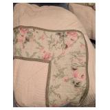 King Sized Quilted Floral Pattern Quilted Bedspread Set