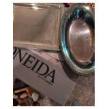 Oneida Maybrook Pierced Round Serving Tray set of 3