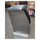 SIMZLIFE17 in. 100 lb. / 24H Full Ice Sizes Built-In/Freestanding Commercial Ice Maker in Stainless Steel,Auto-cleaning, Shutoff - Retail: $499