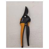 Fiskars Softgrip Bypass Hand Pruner
