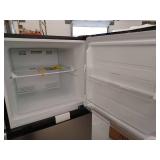 Vissani 10.1 cu. ft. Top Freezer Refrigerator in Fingerprint Resistant Stainless Steel- Retail: $499