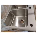 Glacier Bay Bratten 33 in. Drop-In 50/50 Double Bowl 18 Gauge Stainless Steel Kitchen Sink with Accessories- Retail: $229
