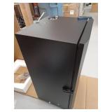 Masterbuilt 30 inch Digital Electric Smoker with Window and Legs in Black- Retail: $342