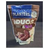 Planters Duos Espresso Flavored Hazelnuts & Cocoa Flavored Cashews, 5oz